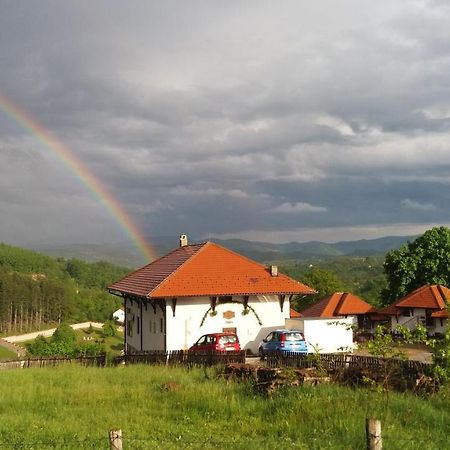 Bed and Breakfast Etno Selo Lelic Valjevo Exterior foto