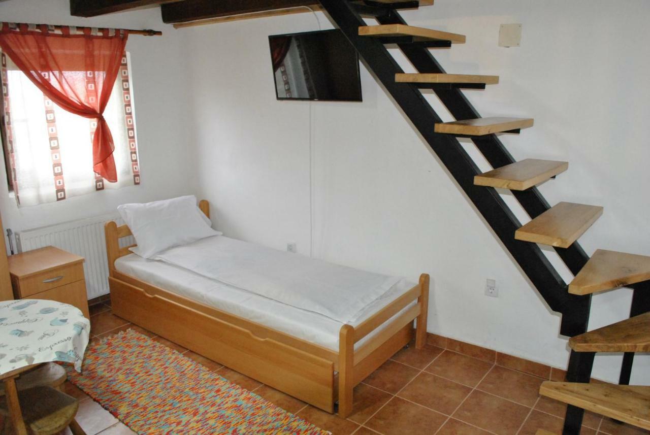 Bed and Breakfast Etno Selo Lelic Valjevo Exterior foto