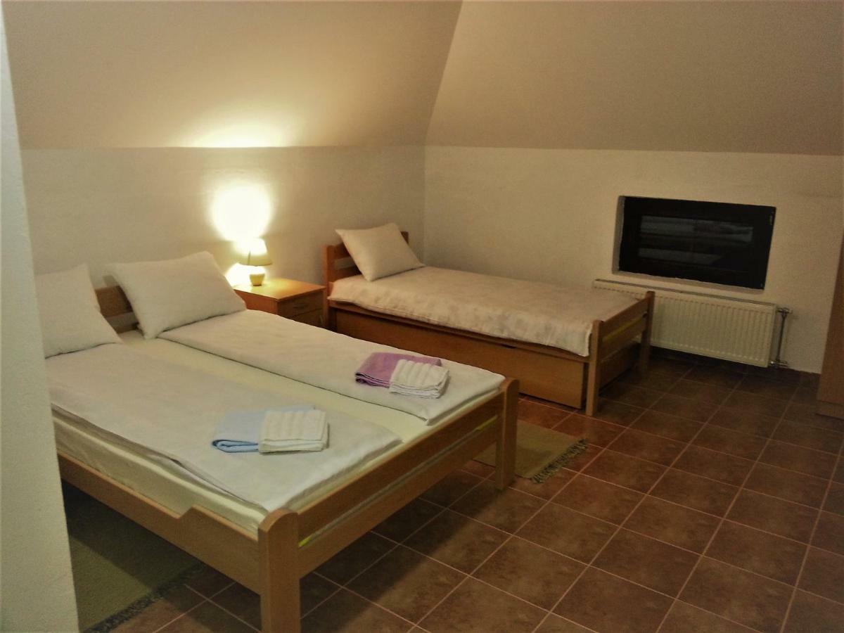 Bed and Breakfast Etno Selo Lelic Valjevo Exterior foto