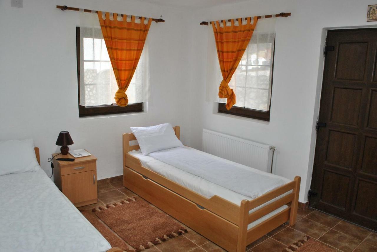 Bed and Breakfast Etno Selo Lelic Valjevo Exterior foto